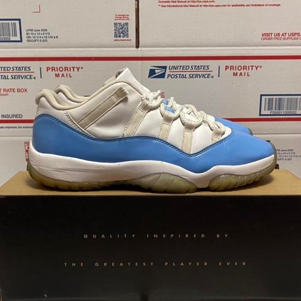 Nike Air Jordan 11 Low Retro “UNC”